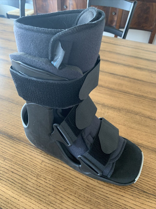 ANKLE WALKER BOOT SHORT MD OVATION